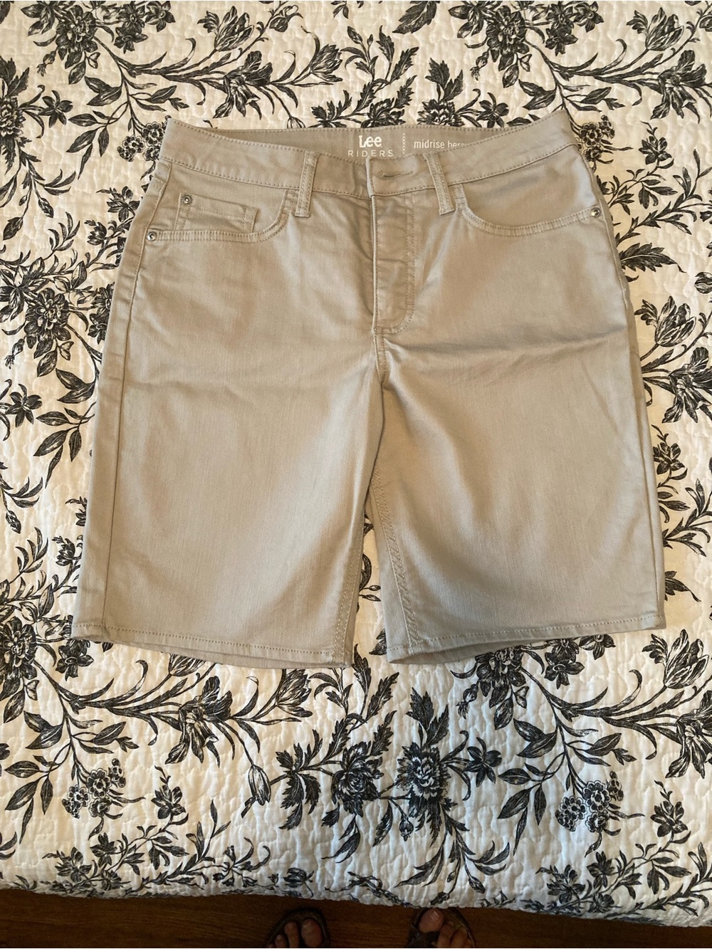 Lee Women's Khaki Bermuda Shorts
